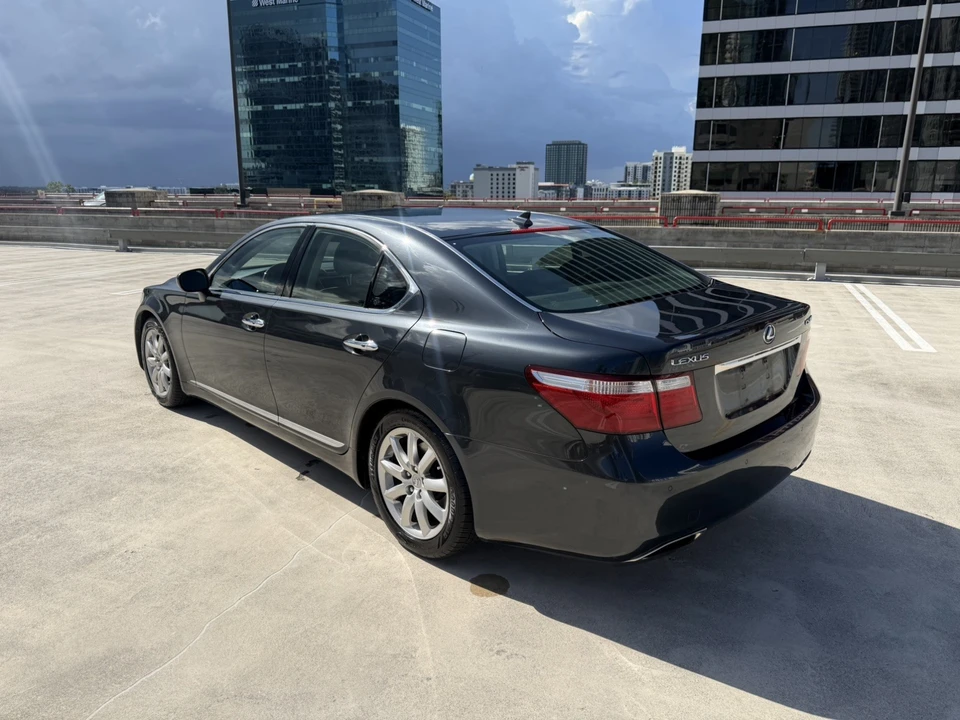 2007 Lexus LS 4th Gen - Image 23 of 31