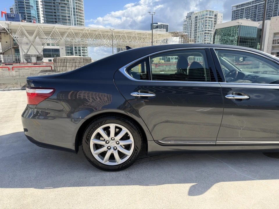 2007 Lexus LS 4th Gen - Image 14 of 31