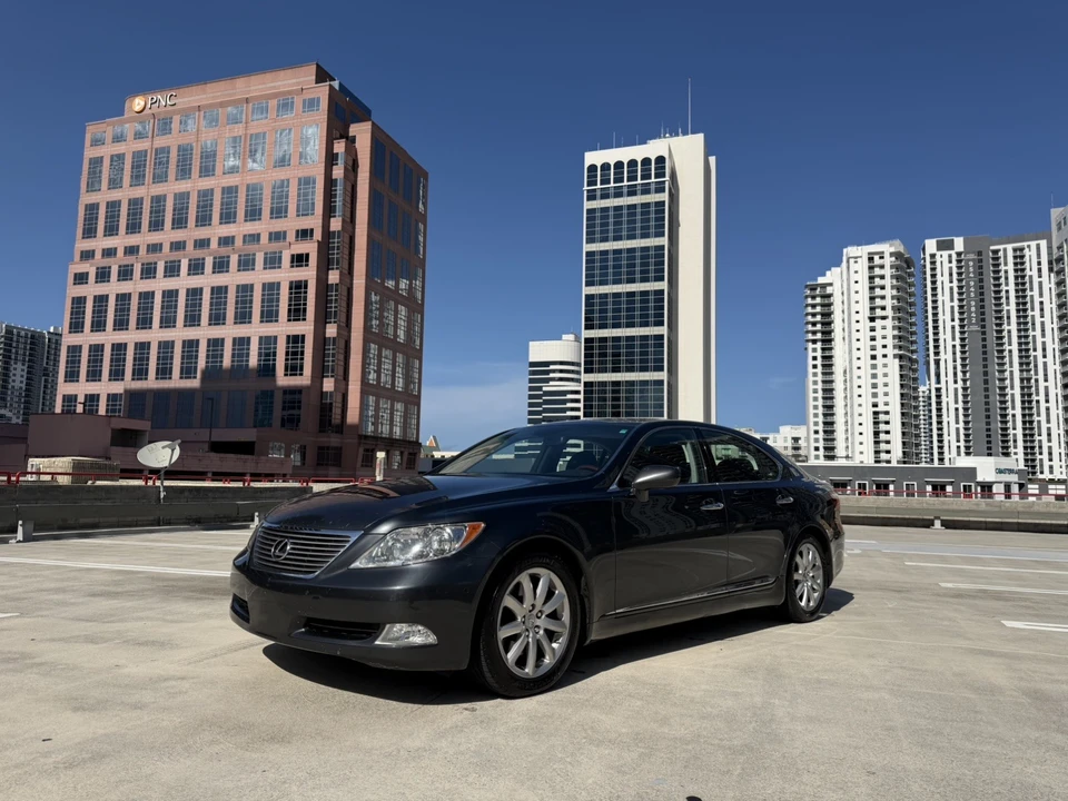 2007 Lexus LS 4th Gen - Image 2 of 31