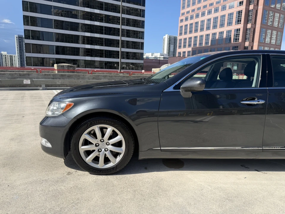2007 Lexus LS 4th Gen - Image 16 of 31