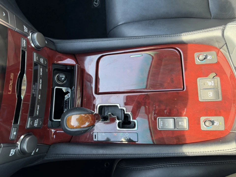 2007 Lexus LS 4th Gen - Image 18 of 31