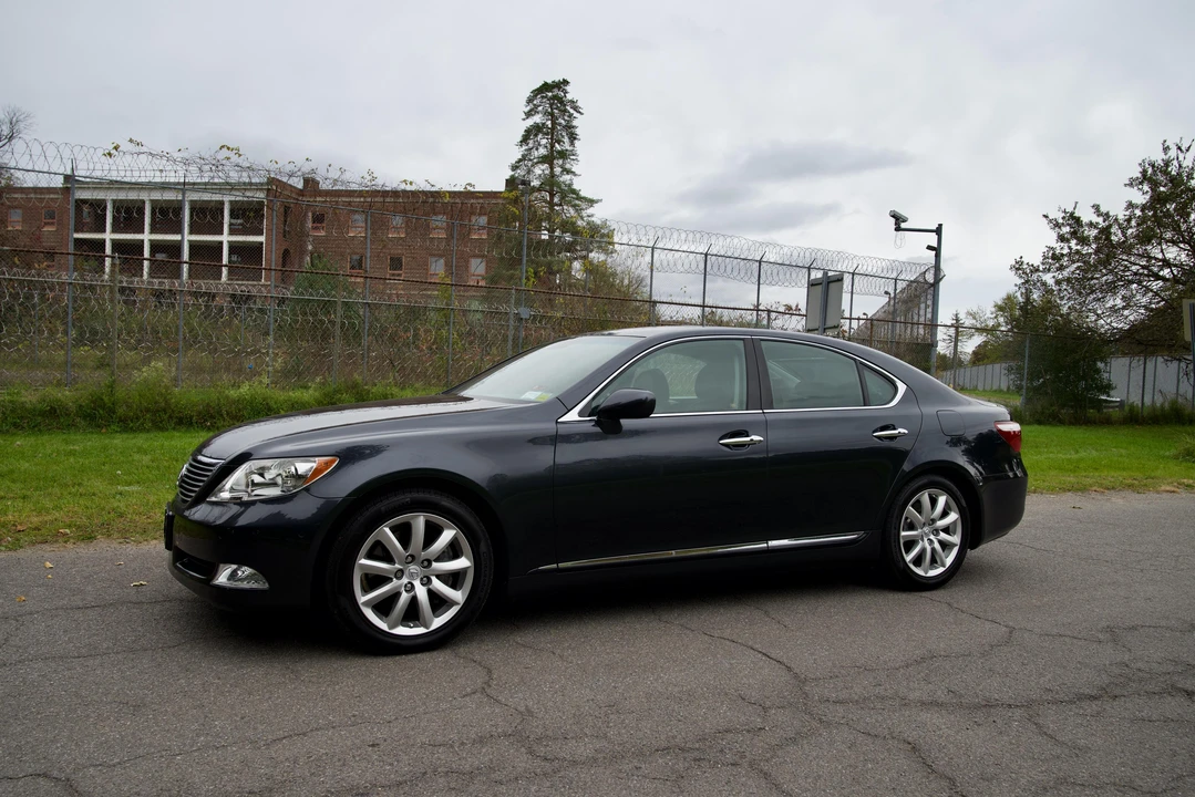 2007 Lexus LS 4th Gen - Image 11 of 31