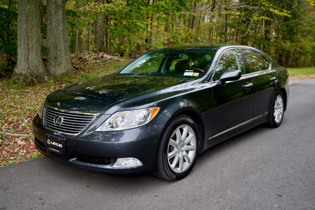 2007 Lexus LS 4th Gen - Image 10 of 31