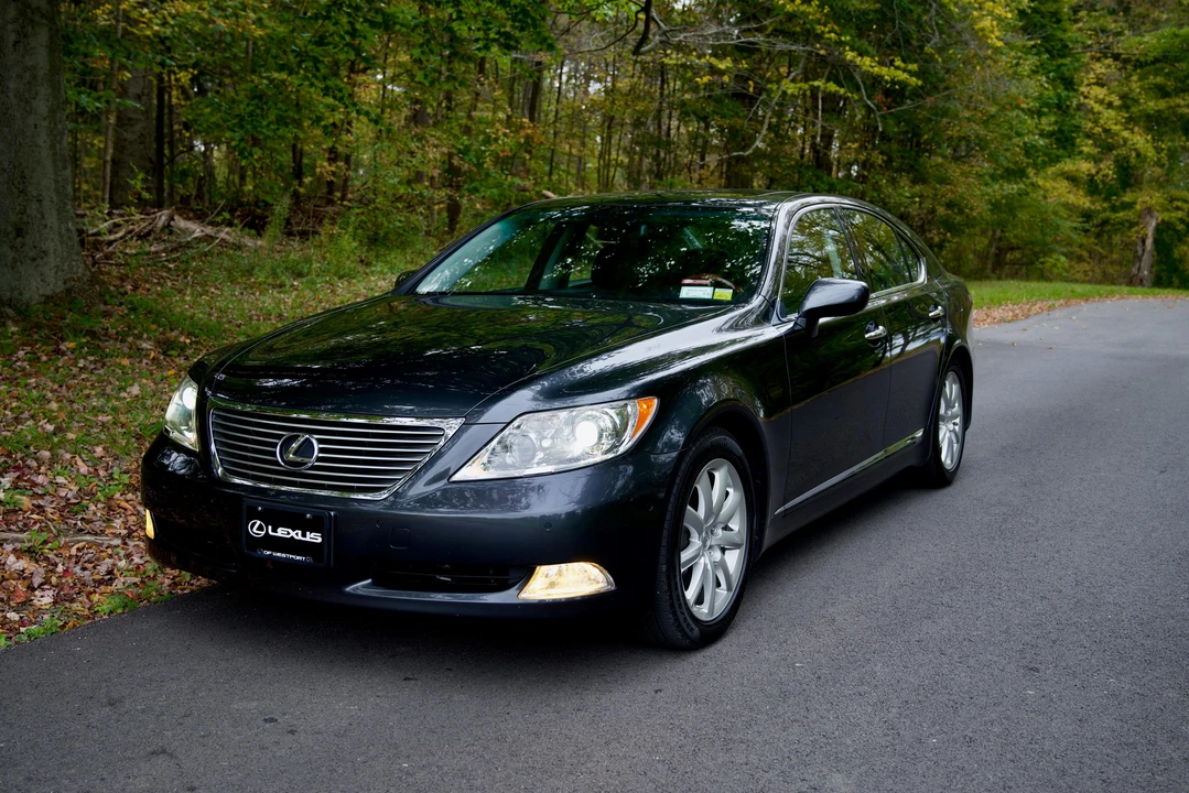 2007 Lexus LS 4th Gen - Image 8 of 31