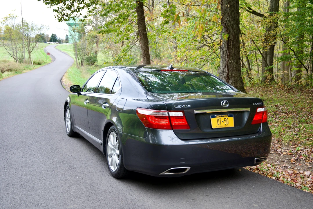 2007 Lexus LS 4th Gen - Image 20 of 31