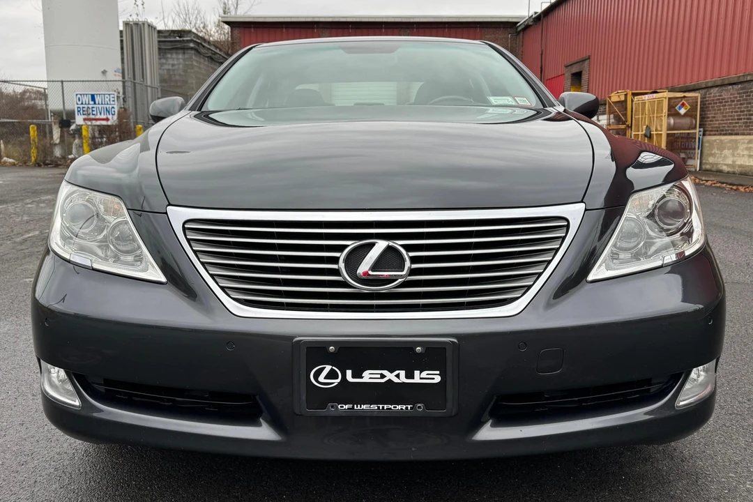2007 Lexus LS 4th Gen - Image 2 of 31