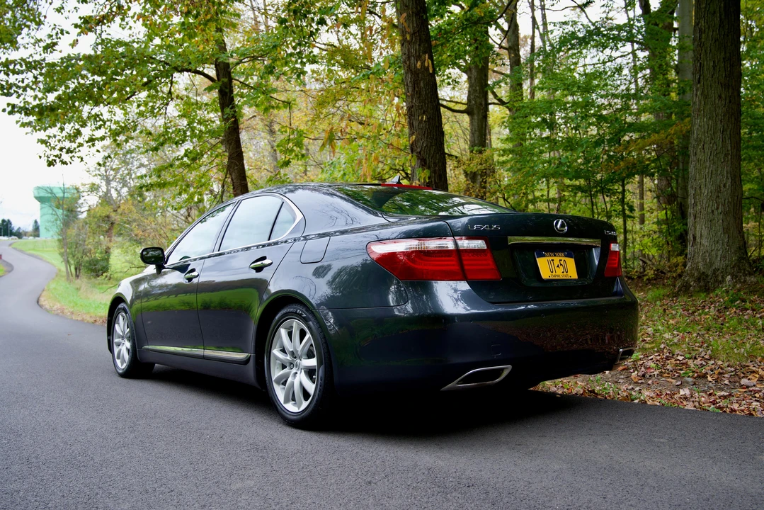 2007 Lexus LS 4th Gen - Image 18 of 31