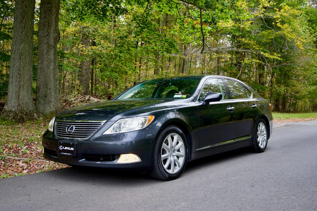 2007 Lexus LS 4th Gen - Image 9 of 31