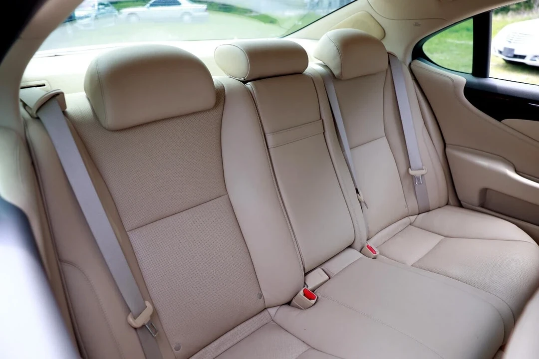 2007 Lexus LS 4th Gen - Image 14 of 21