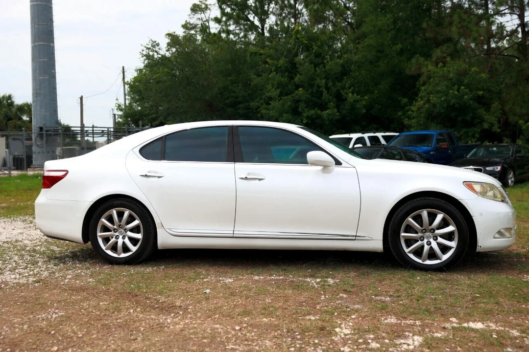 2007 Lexus LS 4th Gen - Image 13 of 21