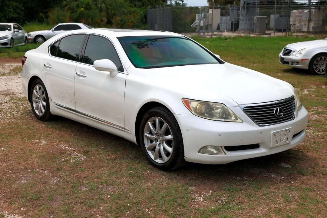 2007 Lexus LS 4th Gen - Image 15 of 21