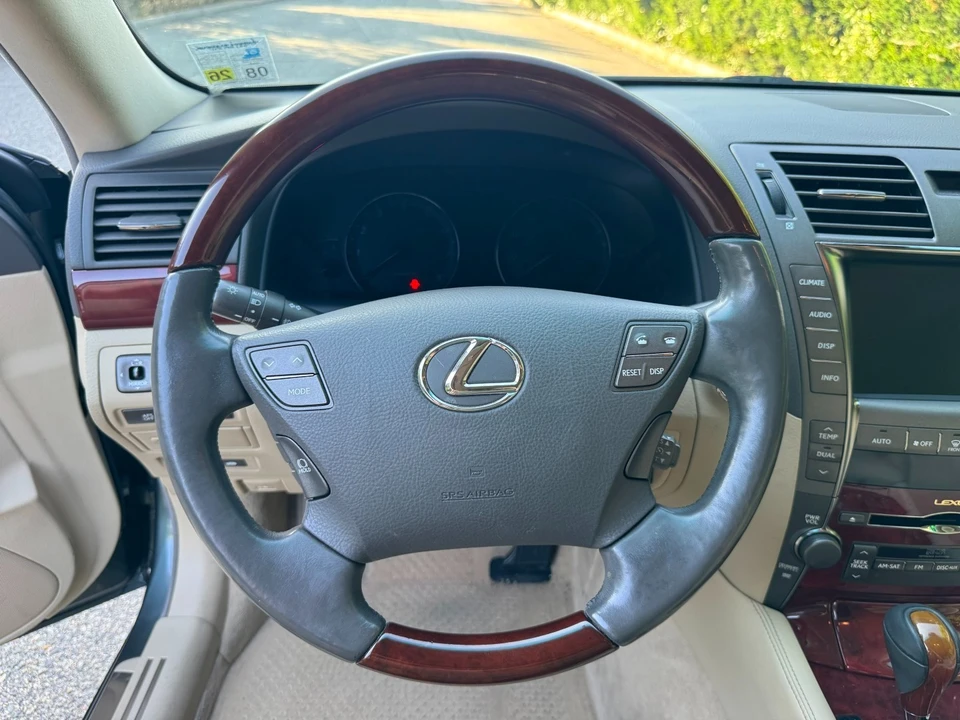 2007 Lexus LS 4th Gen - Image 21 of 31