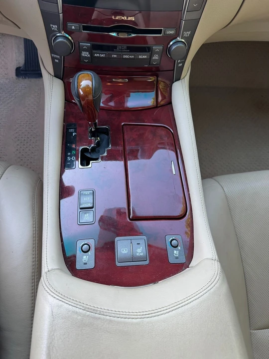 2007 Lexus LS 4th Gen - Image 28 of 31