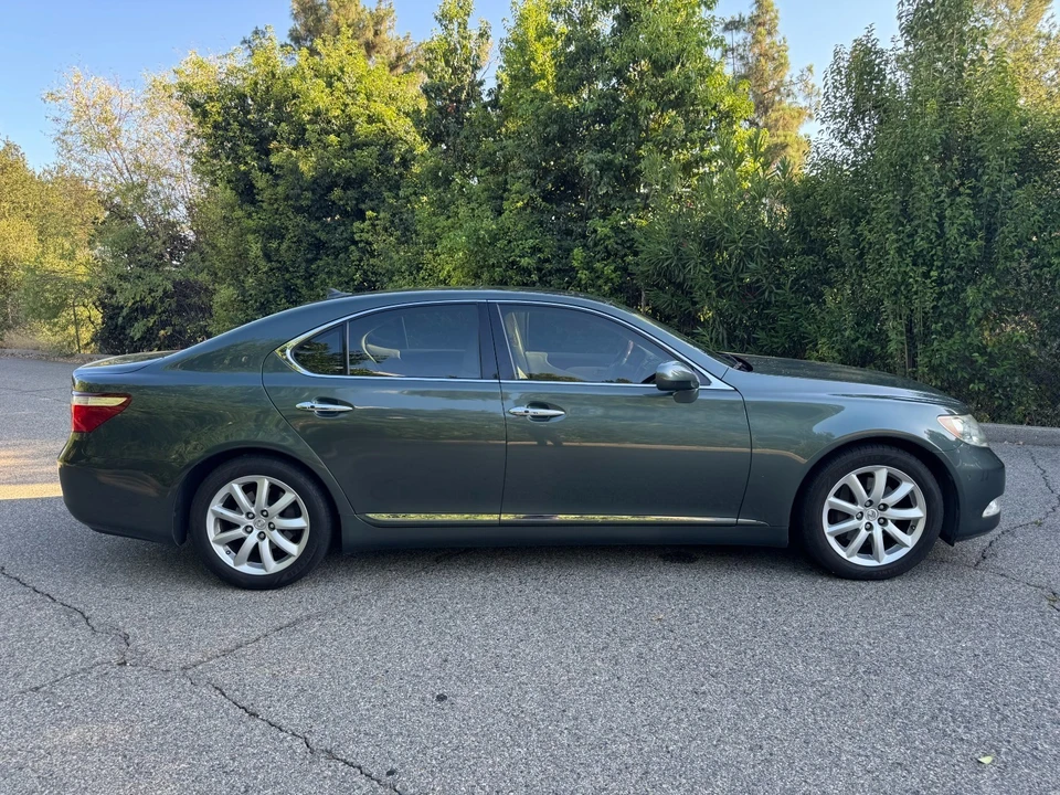 2007 Lexus LS 4th Gen - Image 3 of 31