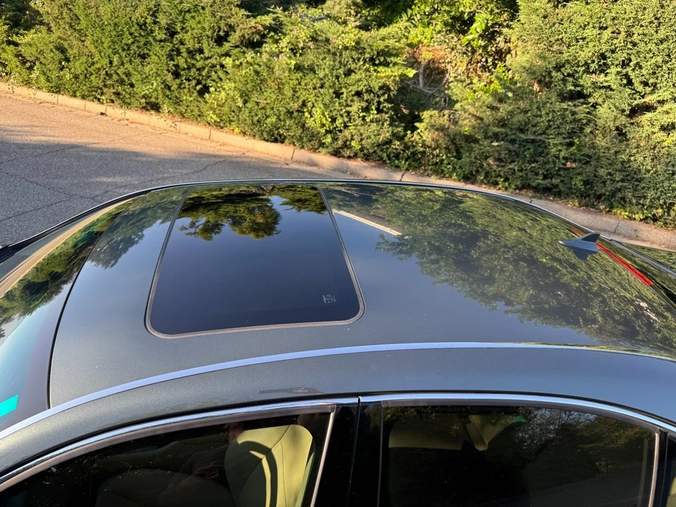 2007 Lexus LS 4th Gen - Image 17 of 31
