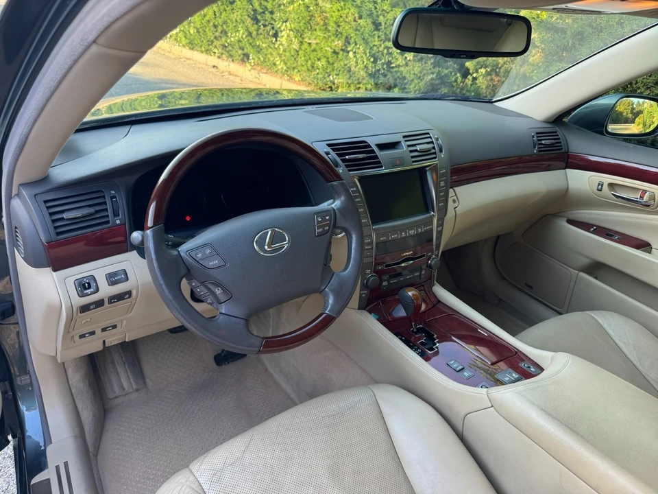 2007 Lexus LS 4th Gen - Image 19 of 31