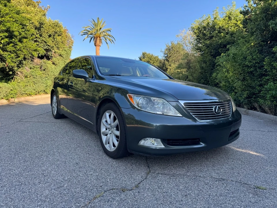 2007 Lexus LS 4th Gen - Image 2 of 31