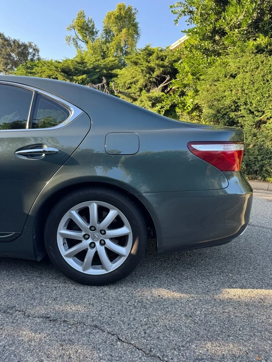 2007 Lexus LS 4th Gen - Image 8 of 31