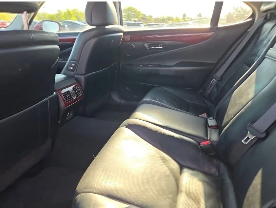 2007 Lexus LS 4th Gen - Image 9 of 11