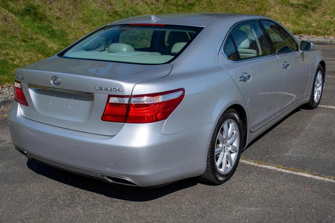 2007 Lexus LS 4th Gen - Image 12 of 31