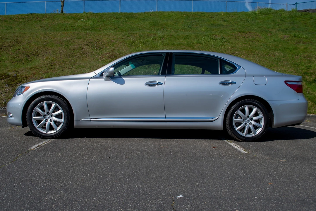 2007 Lexus LS 4th Gen - Image 8 of 31