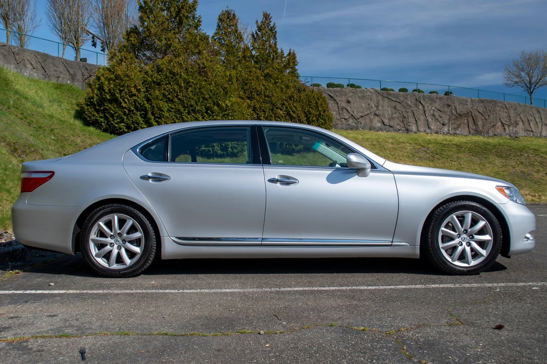 2007 Lexus LS 4th Gen - Image 3 of 31