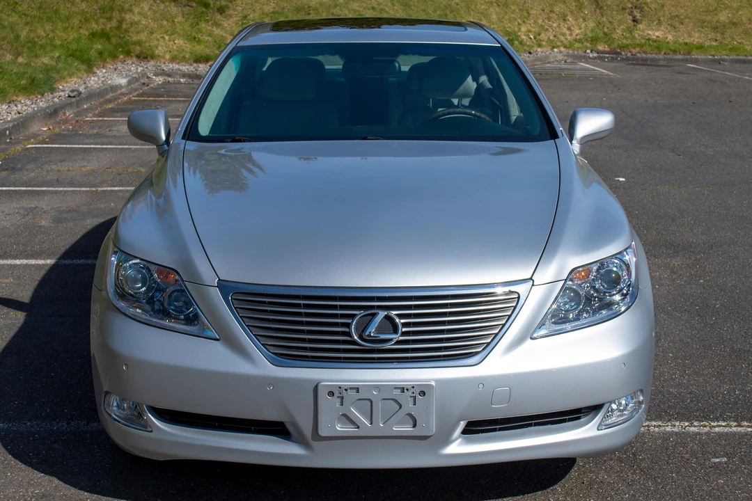 2007 Lexus LS 4th Gen - Image 2 of 31