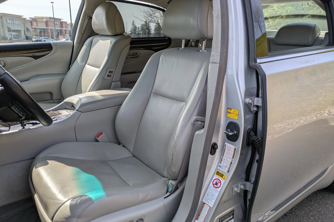 2007 Lexus LS 4th Gen - Image 28 of 31