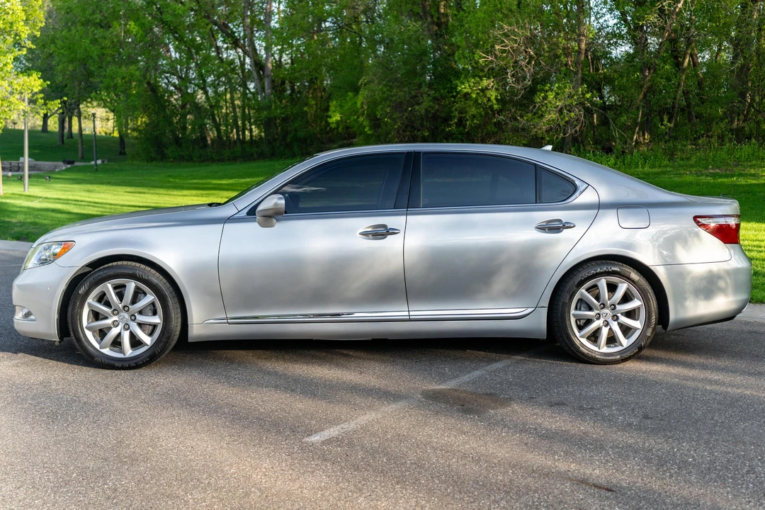 2007 Lexus LS 4th Gen - Image 3 of 31