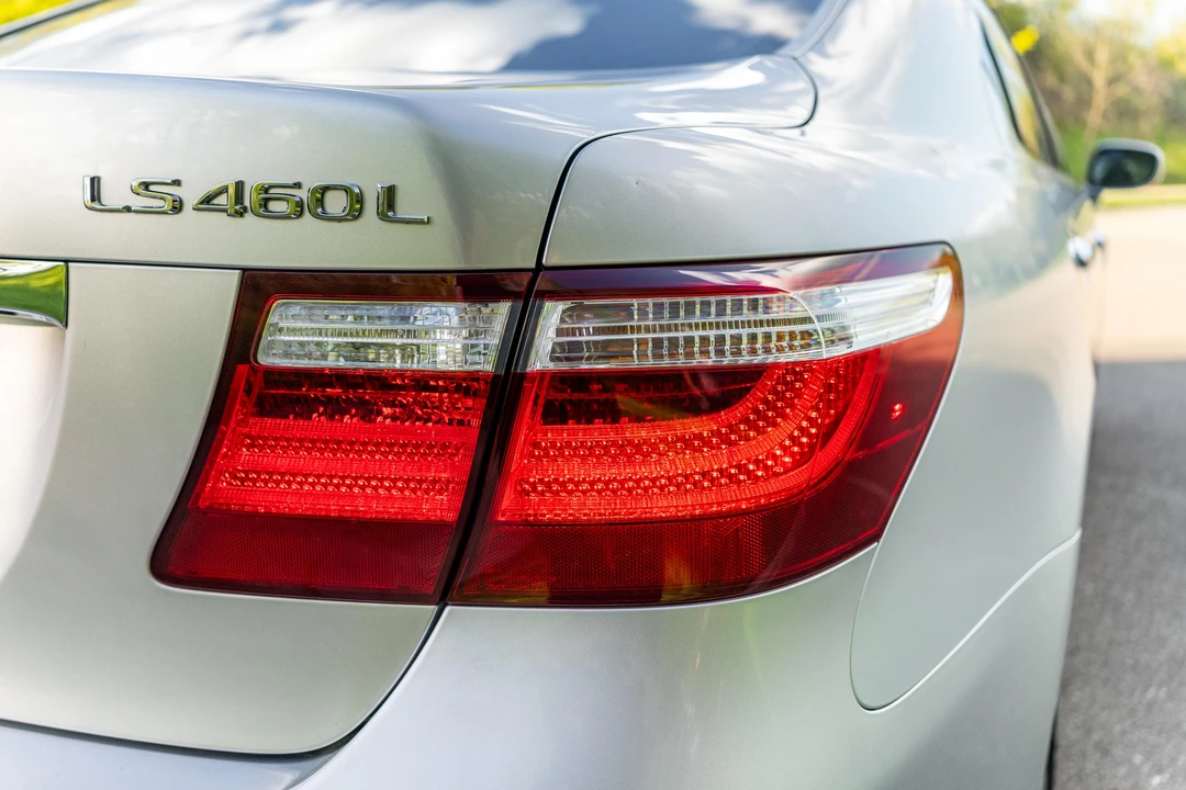 2007 Lexus LS 4th Gen - Image 15 of 31