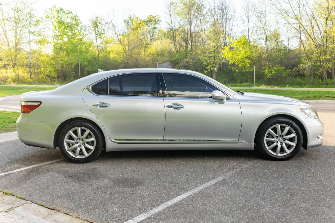 2007 Lexus LS 4th Gen - Image 8 of 31
