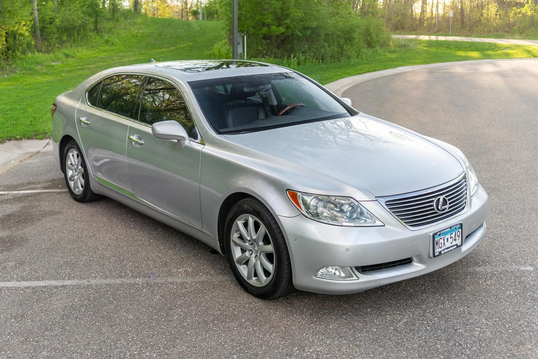 2007 Lexus LS 4th Gen - Image 9 of 31