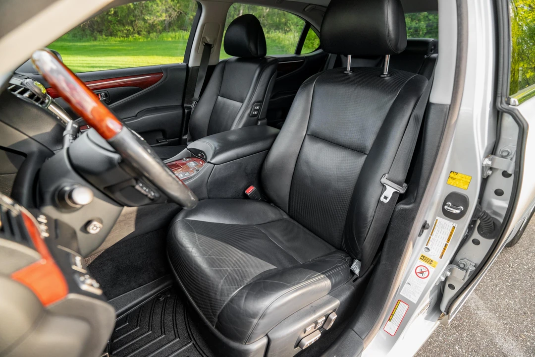 2007 Lexus LS 4th Gen - Image 29 of 31