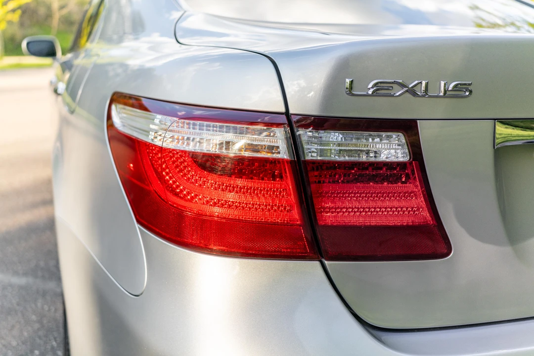 2007 Lexus LS 4th Gen - Image 14 of 31