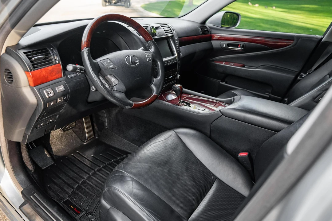 2007 Lexus LS 4th Gen - Image 28 of 31
