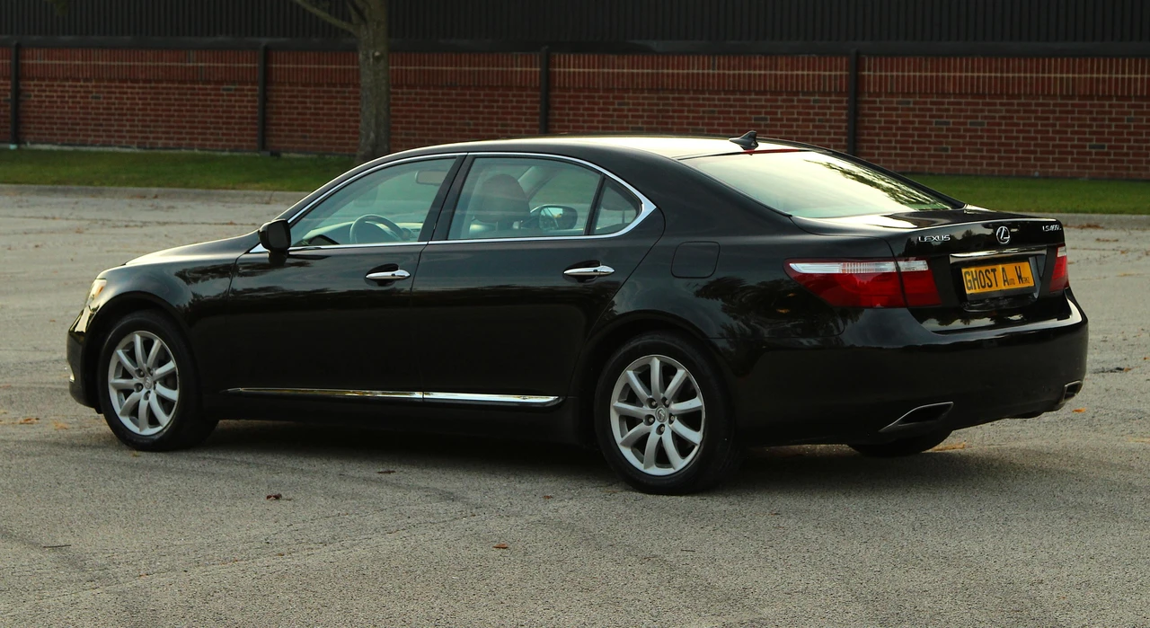 2007 Lexus LS 4th Gen - Image 8 of 25
