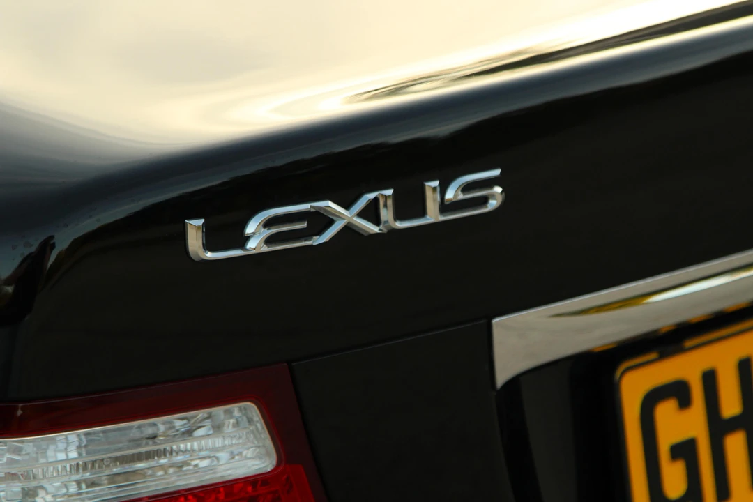 2007 Lexus LS 4th Gen - Image 13 of 25