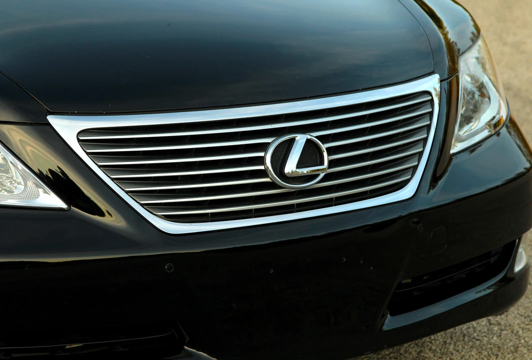 2007 Lexus LS 4th Gen - Image 9 of 25