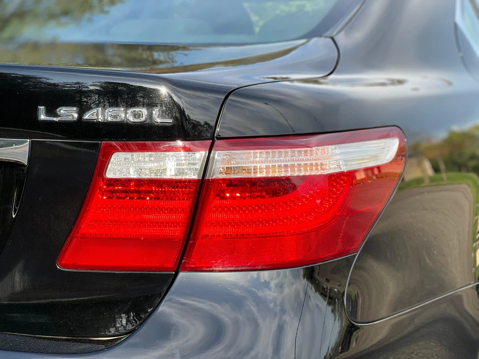 2007 Lexus LS 4th Gen - Image 15 of 31