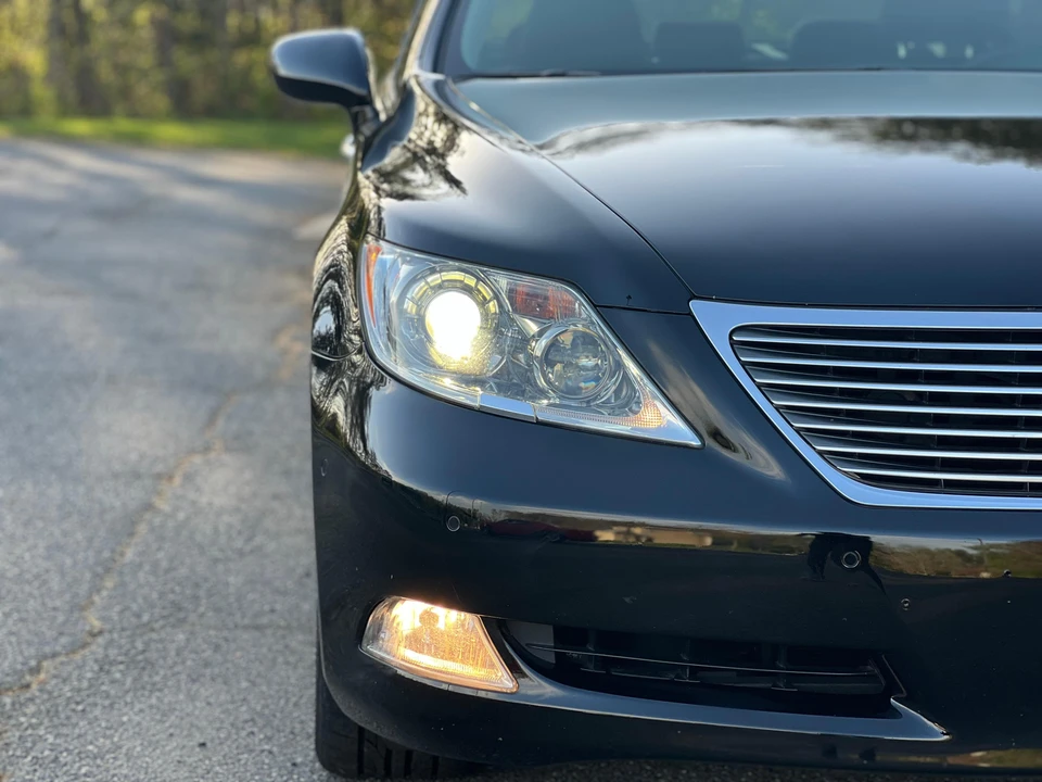 2007 Lexus LS 4th Gen - Image 9 of 31