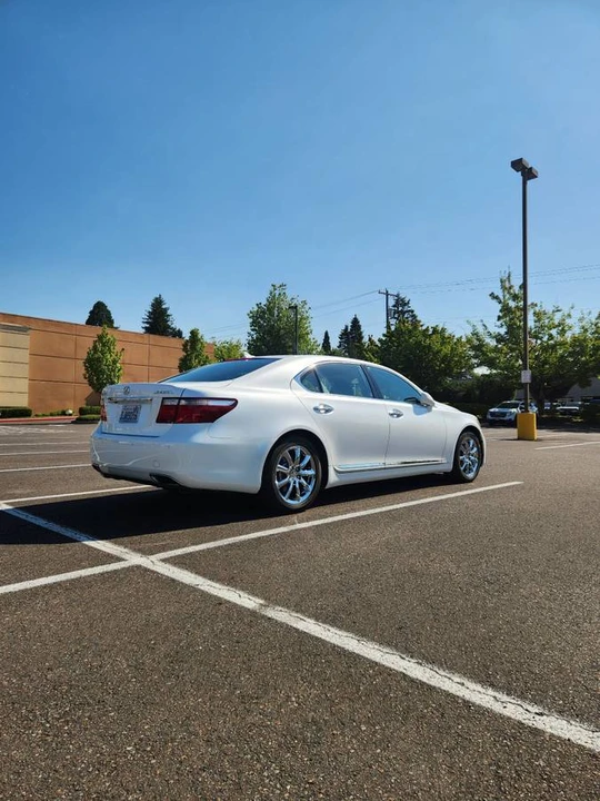 2007 Lexus LS 4th Gen - Image 4 of 16