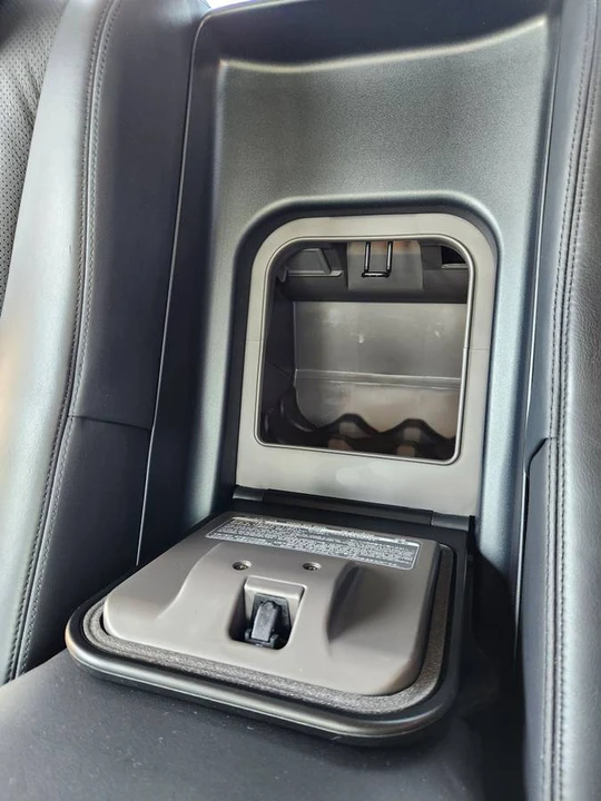 2007 Lexus LS 4th Gen - Image 11 of 16