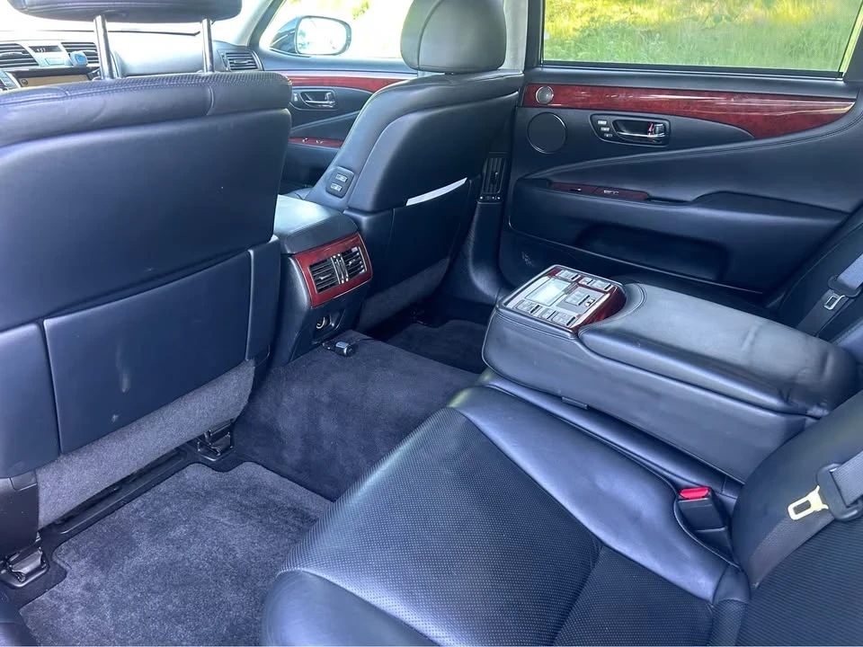 2007 Lexus LS 4th Gen - Image 8 of 10