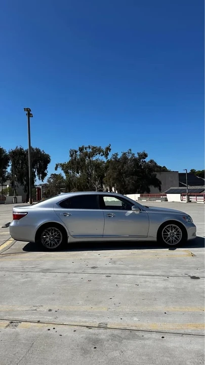 2007 Lexus LS 4th Gen - Image 3 of 10