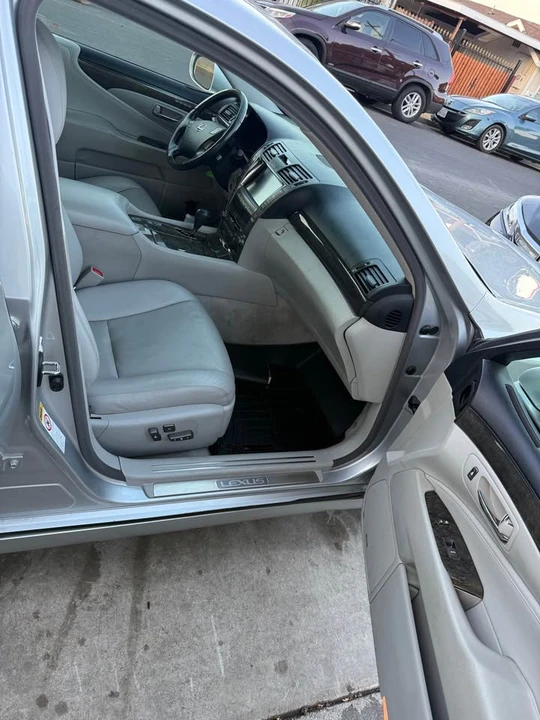 2007 Lexus LS 4th Gen - Image 6 of 8