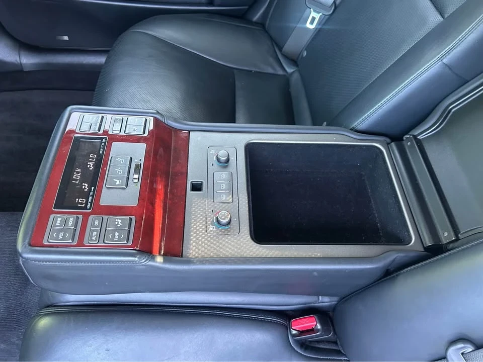 2007 Lexus LS 4th Gen - Image 7 of 10