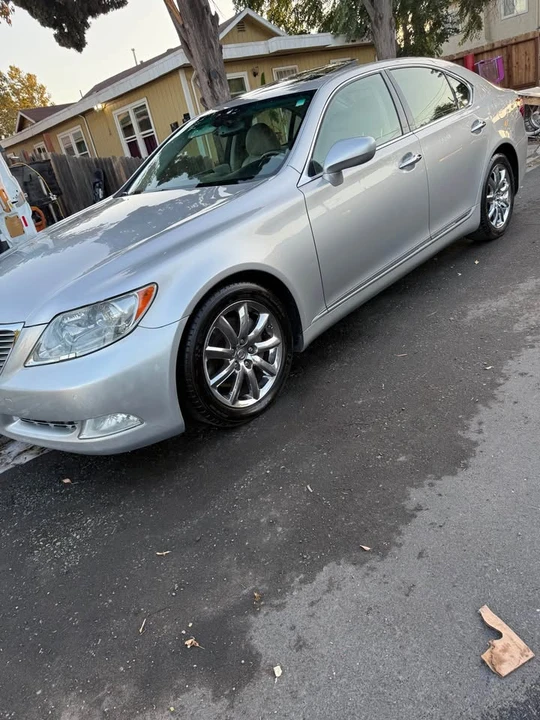 2007 Lexus LS 4th Gen - Image 4 of 8