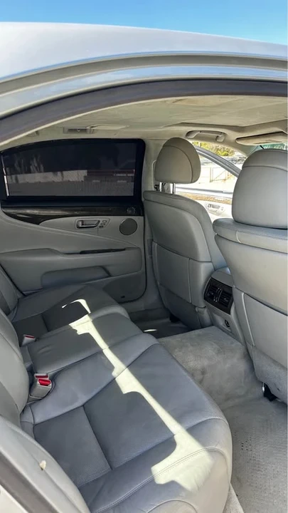 2007 Lexus LS 4th Gen - Image 8 of 10