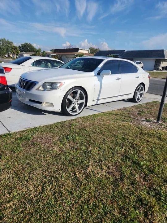 2007 Lexus LS 4th Gen - Image 2 of 11