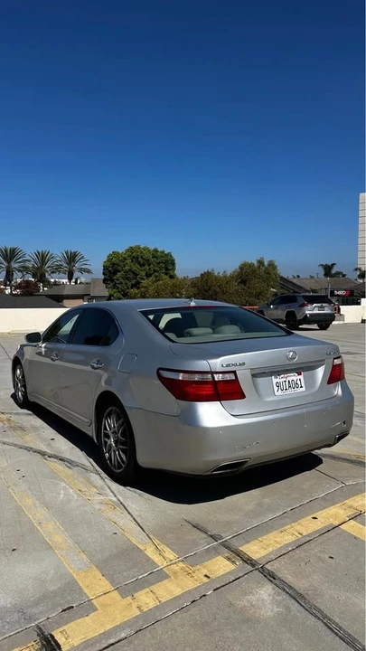 2007 Lexus LS 4th Gen - Image 4 of 10